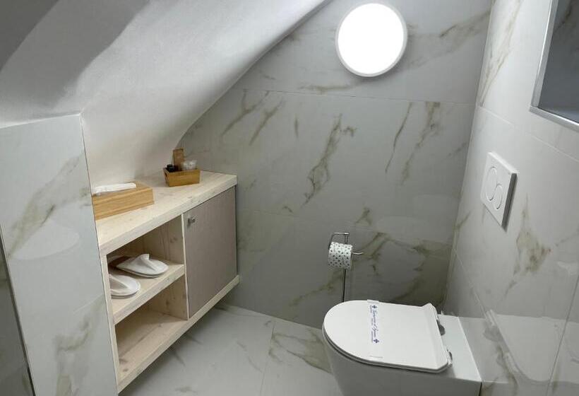 تختخواب و صبحانه Suite Albatros   Luxury Room