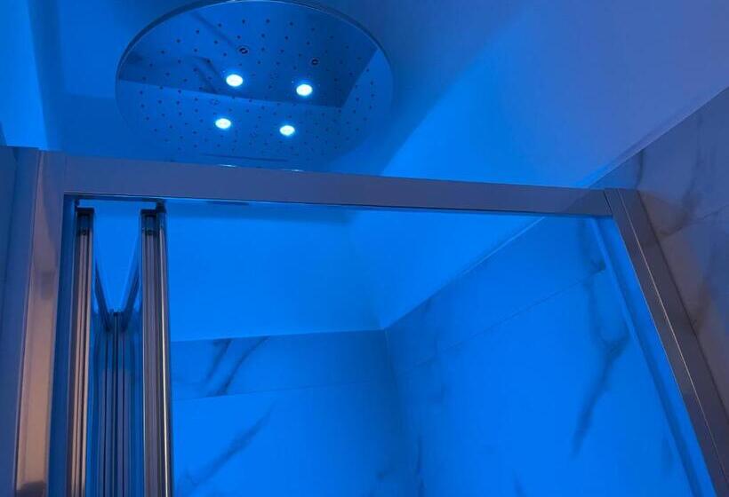 تختخواب و صبحانه Suite Albatros   Luxury Room