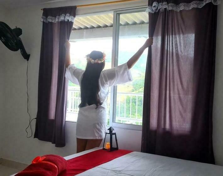 هتل Miradores D Alessandra