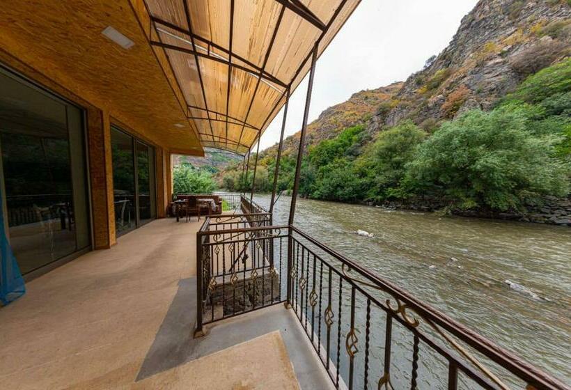 Пансион Hovasapyan S Family Guest House