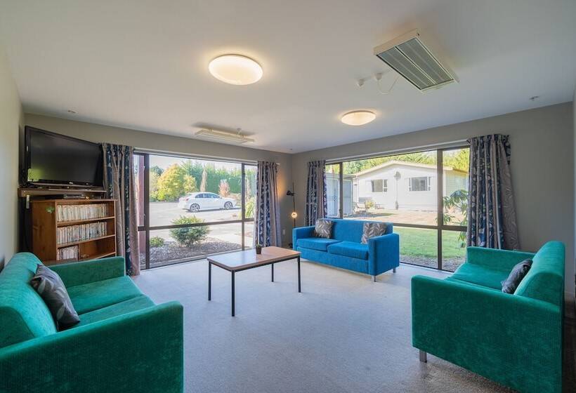 הוסטל Te Anau Central Backpackers