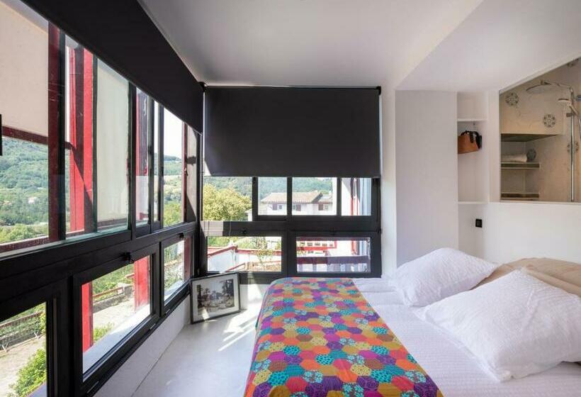 هتل Auberge Hiribarren
