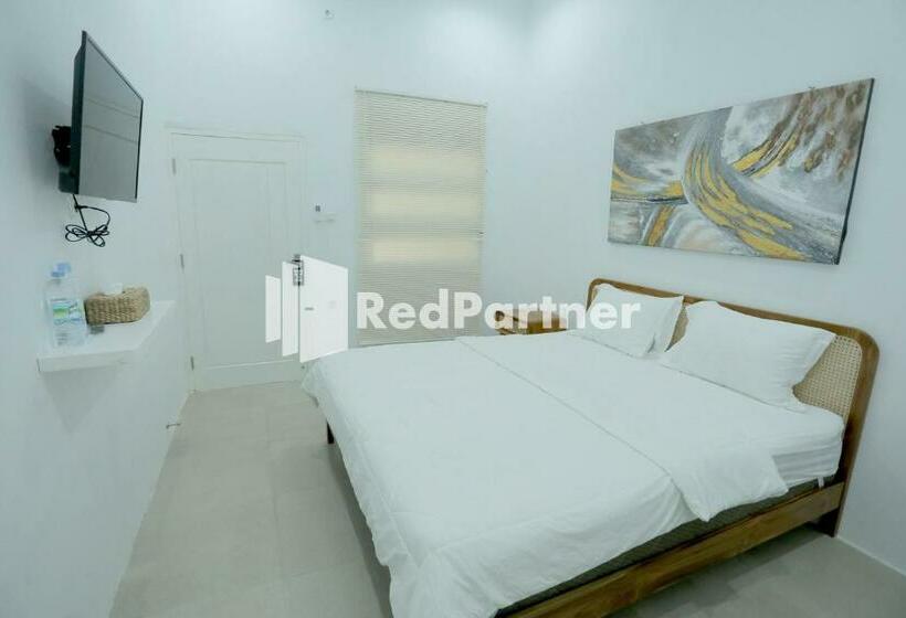 هتل Pringgading Surf Camp Mitra Reddoorz