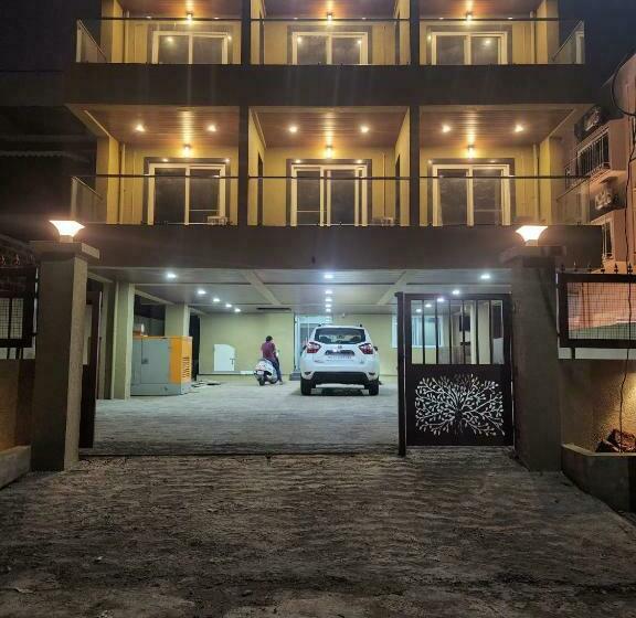 فندق Regal Panhala Residency