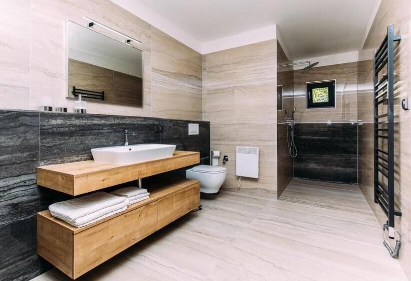 Ea Hotel Kraskov