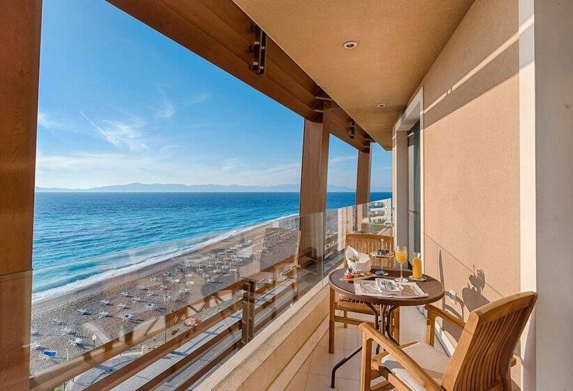 ホテル Bellevue On The Beach Suites