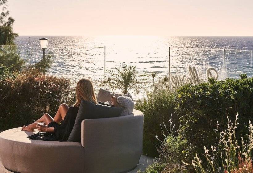 ホテル Bellevue On The Beach Suites