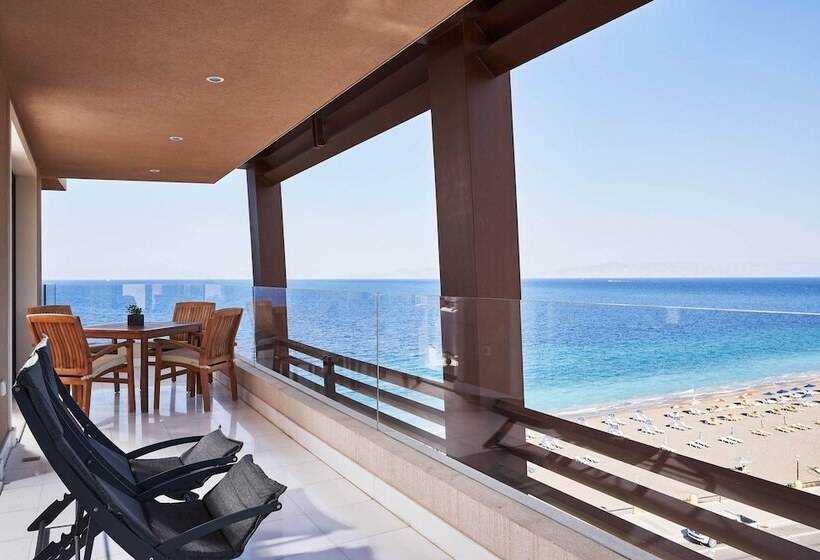 ホテル Bellevue On The Beach Suites