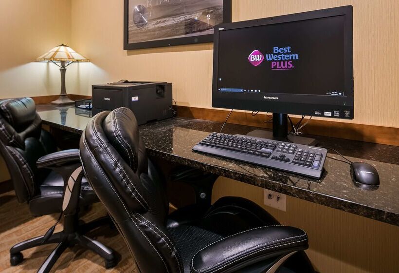 בית מלון כפרי Best Western Plus Service Inn & Suites