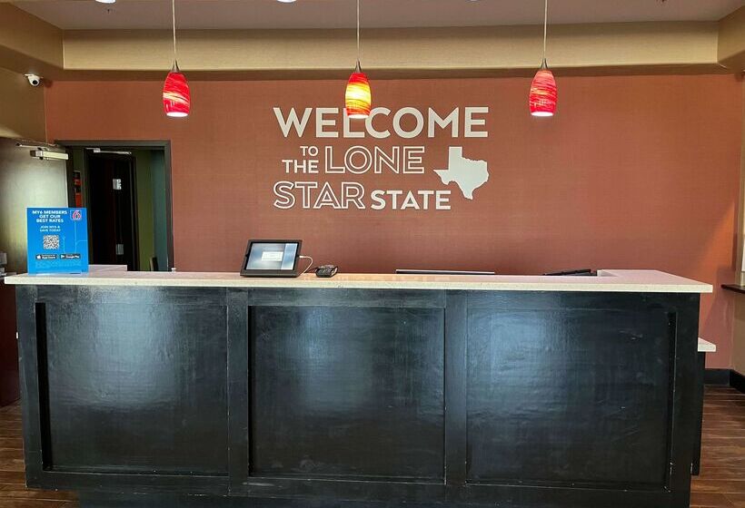 호텔 Quality Inn & Suites