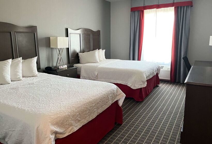 호텔 Quality Inn & Suites