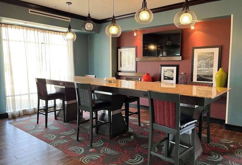 호텔 Quality Inn & Suites