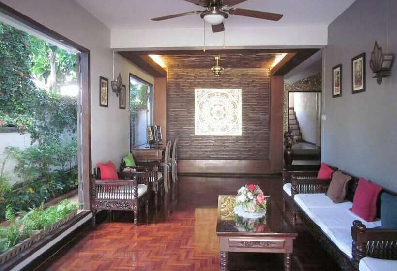 בית מלון כפרי Rachamankha Flora House