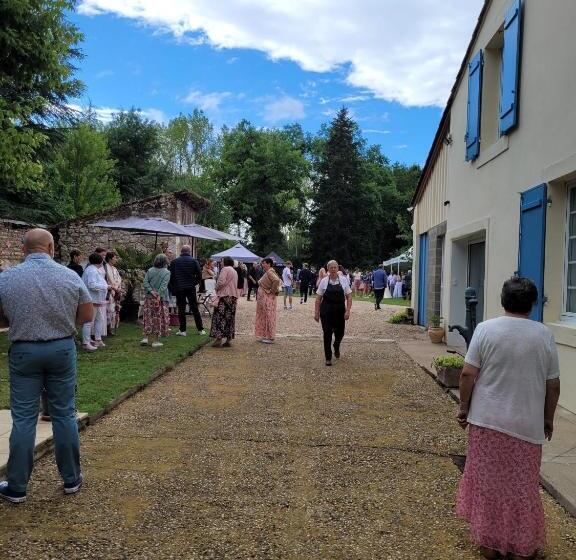 住宿加早餐  Chambres Et Gîtes Les Deux Chênes Près De Bergerac