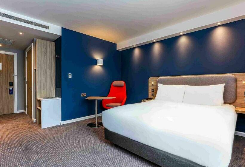酒店 Holiday Inn Express Fleet, An Ihg