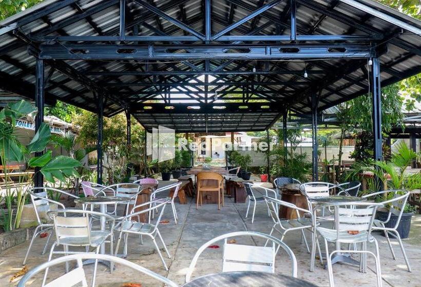 هتل Sahabat Pantai Guest House Mitra Reddoorz