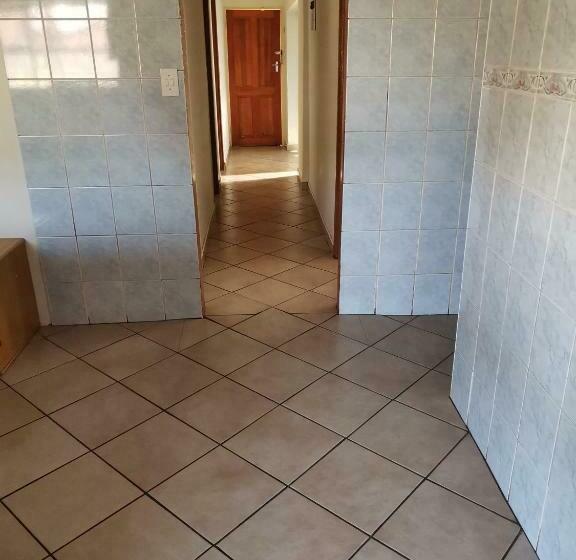 פנסיון Lamavuso Guesthouse