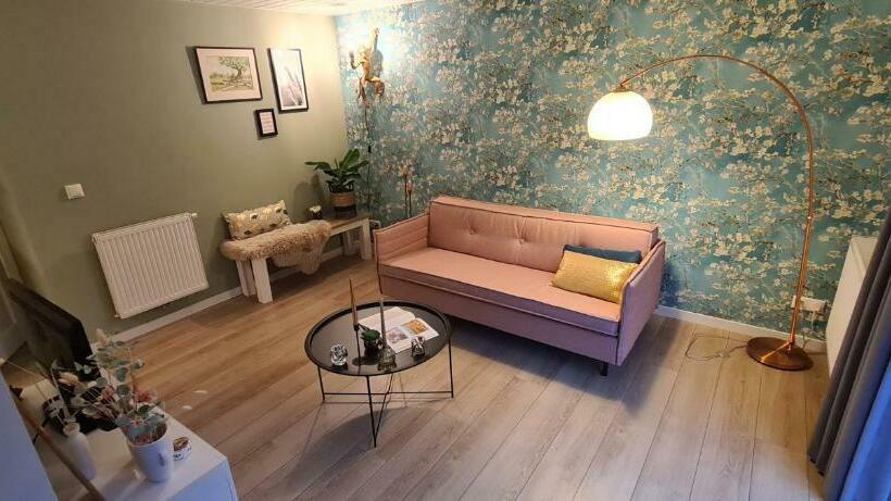 Bed and Breakfast Bij Ons Naast