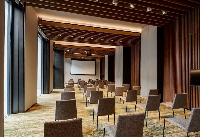 هتل Hyatt Centric Kota Kinabalu