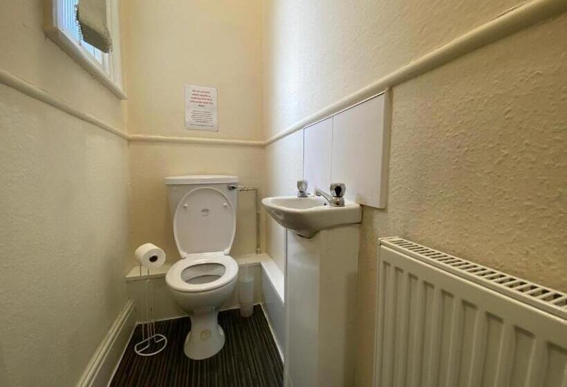 بنسيون Spacious Victorian Double Room 2