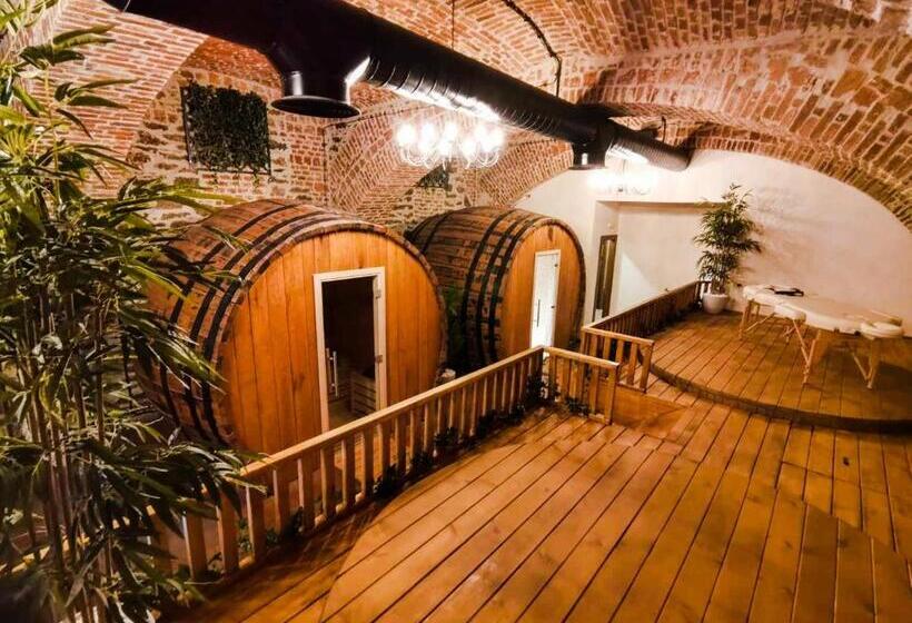 هتل Helvecija 1880