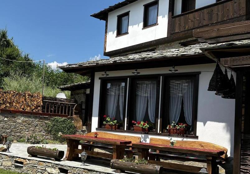 Pension кондеви къщи