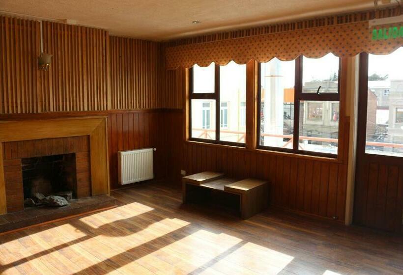 ペンション Hostal Ochen