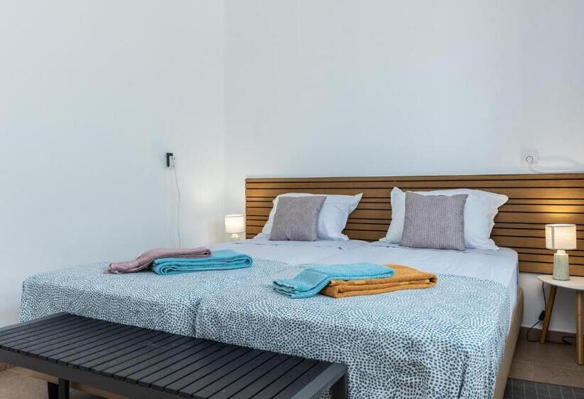 پانسیون Porta Nova Guesthouse By R Tex
