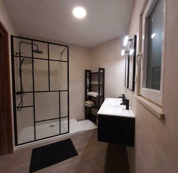 تختخواب و صبحانه Family House