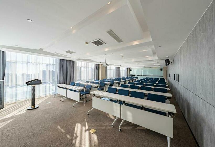 Atour Hotel Altay