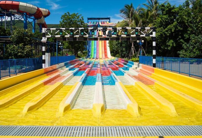 Hyatt Regency Hainan Ocean Paradise Resort