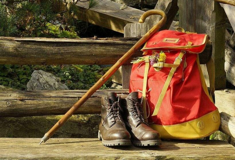 Backpackers Hostel   Das Gemütliche Haus Des Grossvaters   Bergheimat   Ganz Einfach   Ganz Unkompli