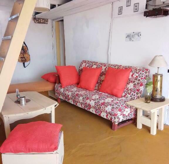 هاستل Luna Roja