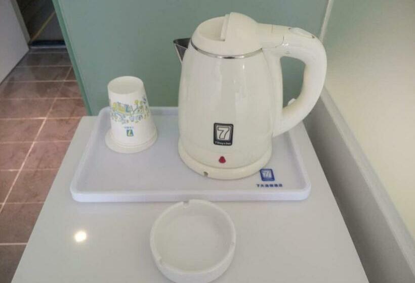 Отель 7days Inn Xinyang Mall North Bus Station