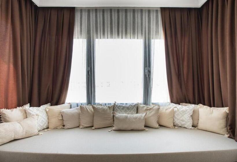 Albeon Luxury Hotel   Alacatı