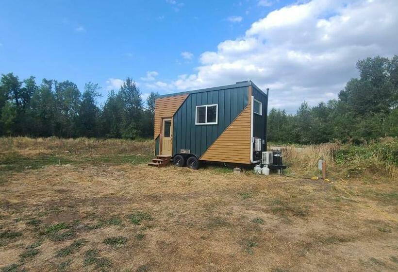 Общежитие Emerald Lodge Tiny House On The Farm