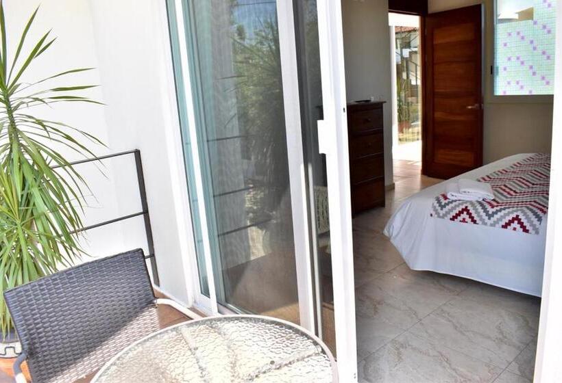 هتل Carri Surf Studio