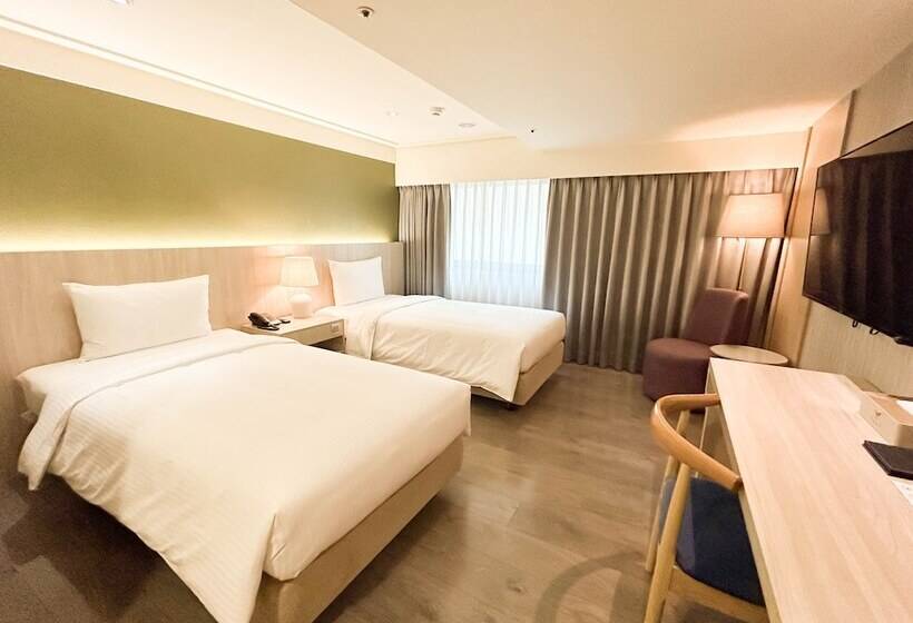 Green Hotel   Tea Way