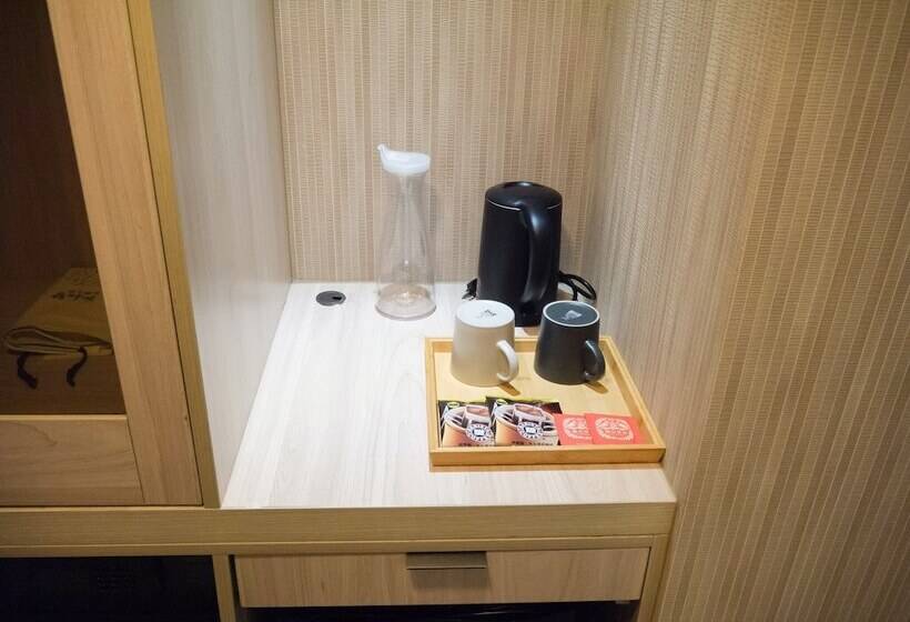 Green Hotel   Tea Way