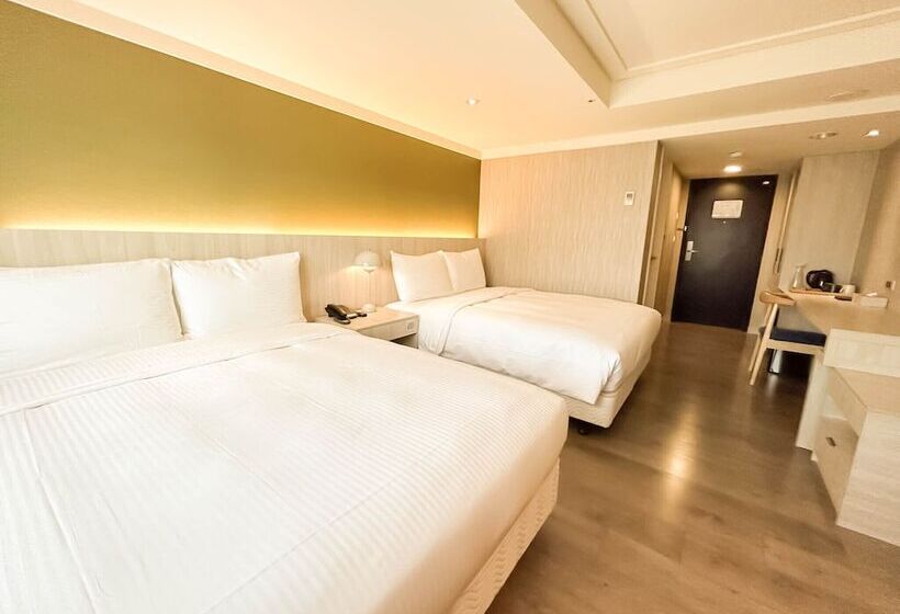 Green Hotel   Tea Way