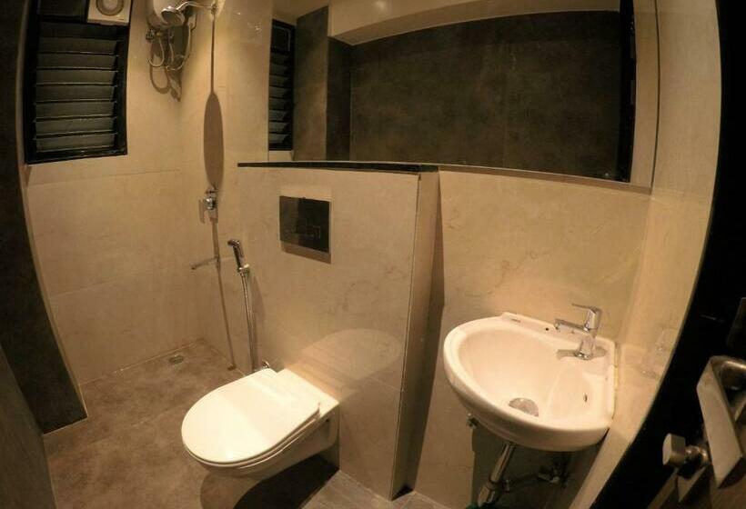 فندق Palash Inn