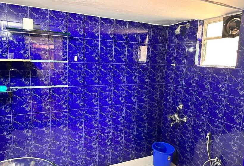 بنسيون James Guesthouse