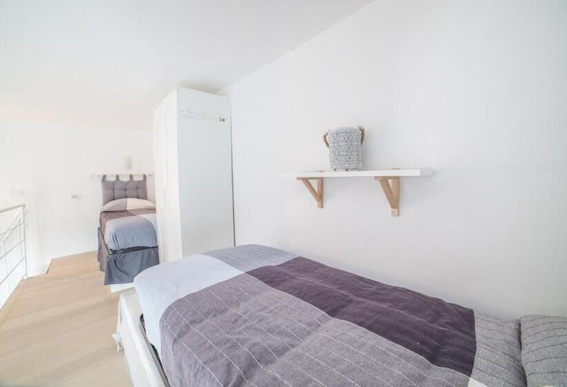 تختخواب و صبحانه Bed In Naples