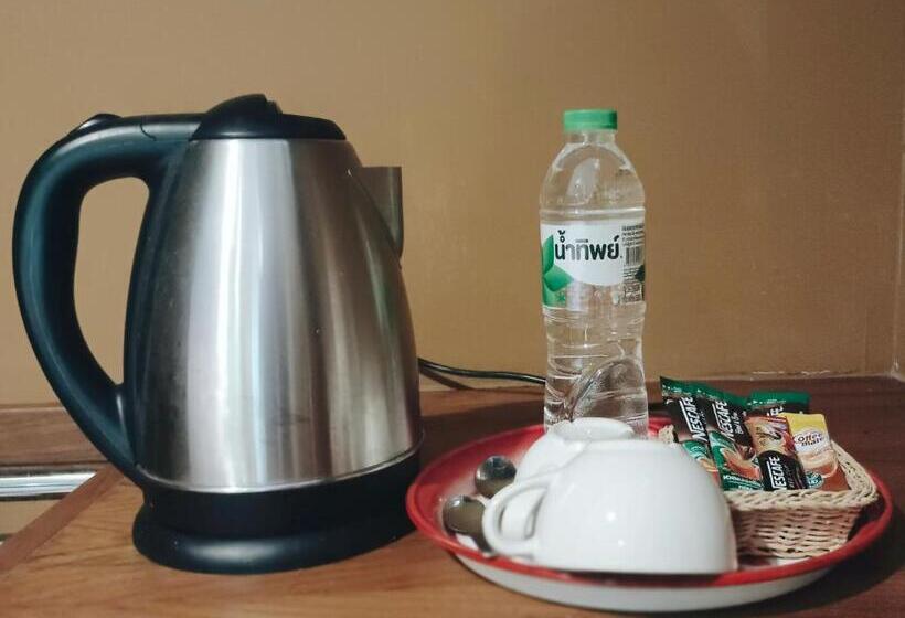 تختخواب و صبحانه Nua Tone Resort Bang Tao & Cafe