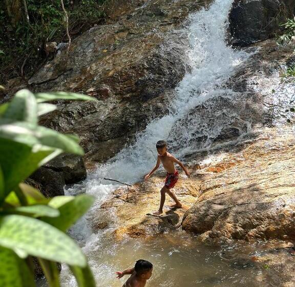 تختخواب و صبحانه Nua Tone Resort Bang Tao & Cafe