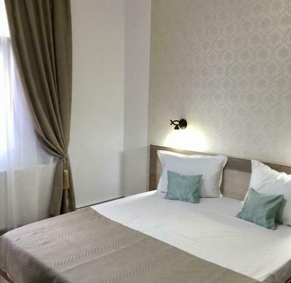 بنسيون Vila Cristina