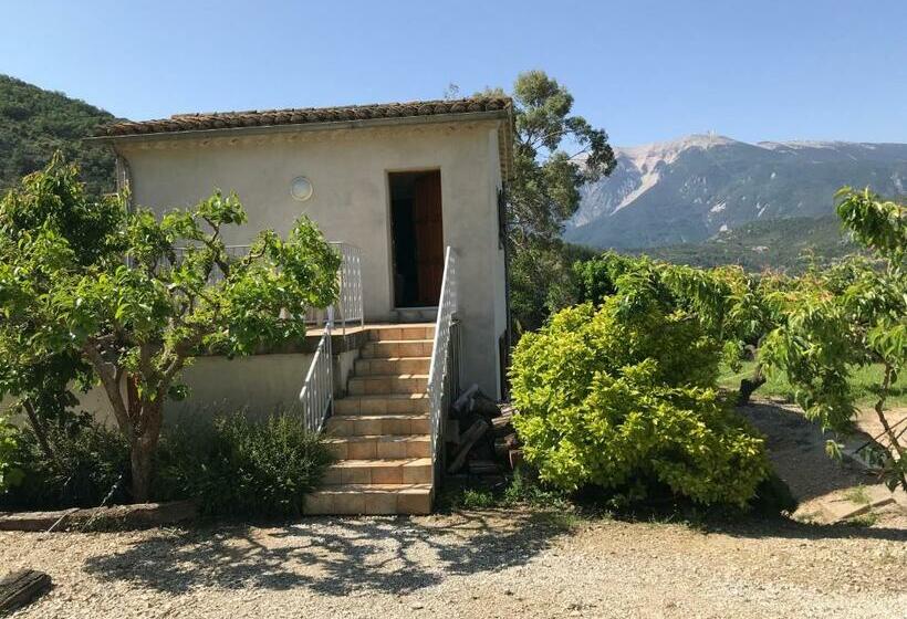 호스텔 Chambre: Une Fenêtre Sur Le Ventoux