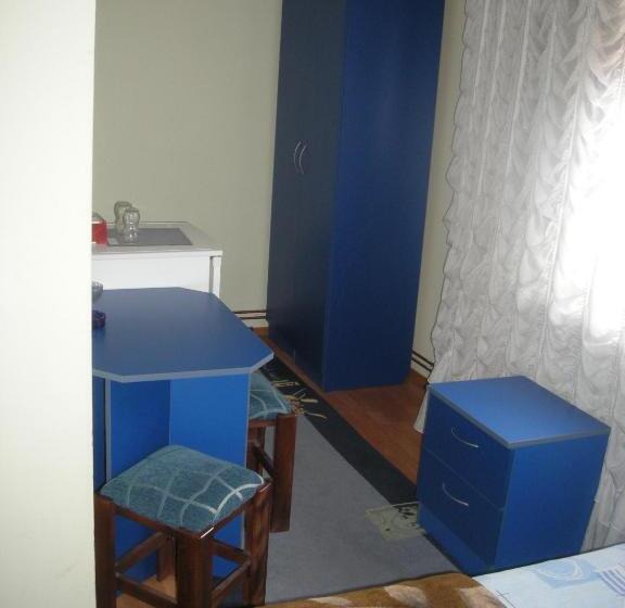 هاستل Utr Jagnjilo 1986