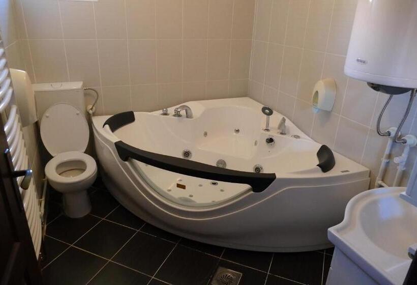 هاستل Utr Jagnjilo 1986