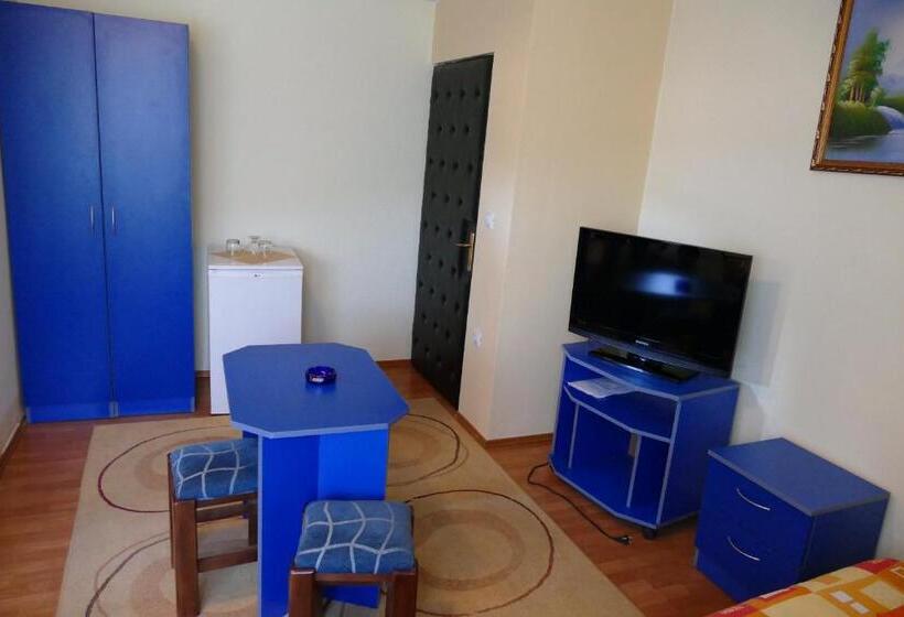 هاستل Utr Jagnjilo 1986